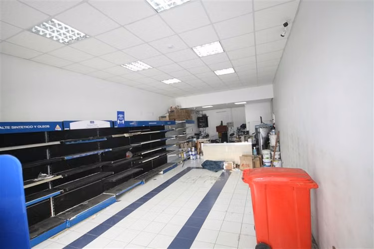 Local Comercial nivel calle Stripcenter Portal Consistorial