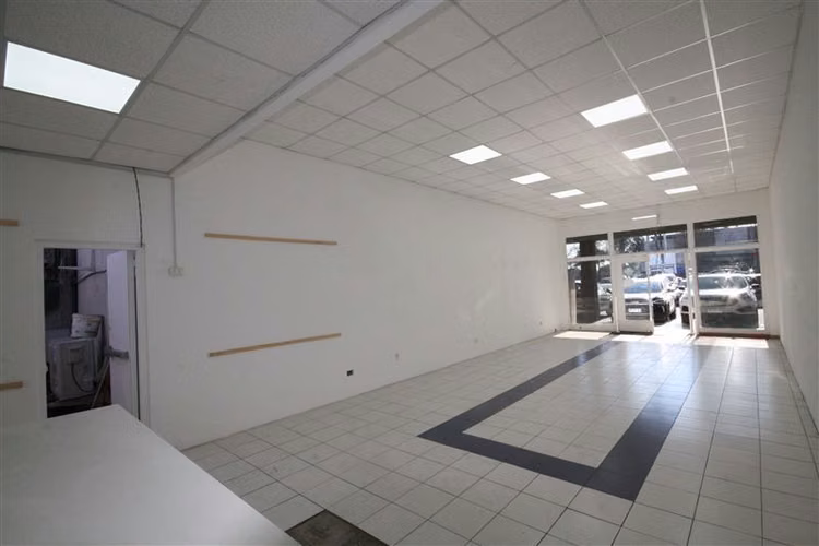 Local Comercial nivel calle Stripcenter Portal Consistorial