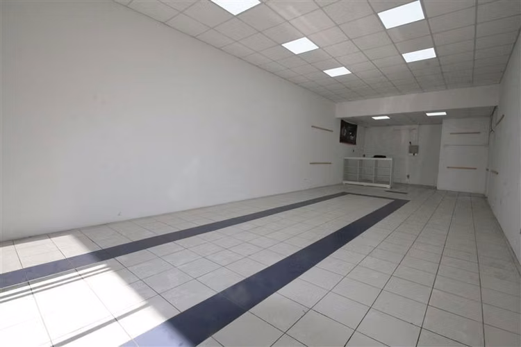 Local Comercial nivel calle Stripcenter Portal Consistorial