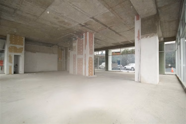 Local Comercial nivel calle en Kennedy Lateral Vitacura