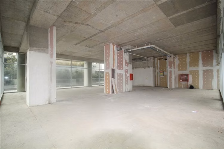 Local Comercial nivel calle en Kennedy Lateral Vitacura