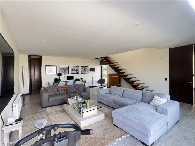Casa en venta de 4 dorm. en Vitacura