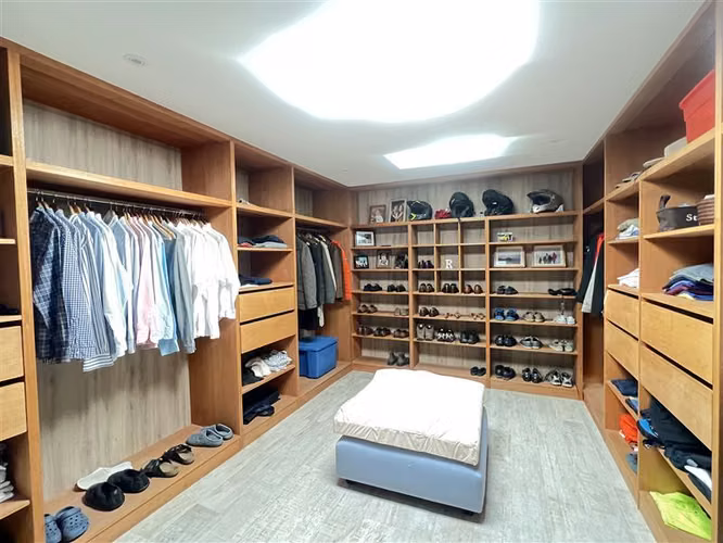 Casa en venta de 4 dorm. en Vitacura