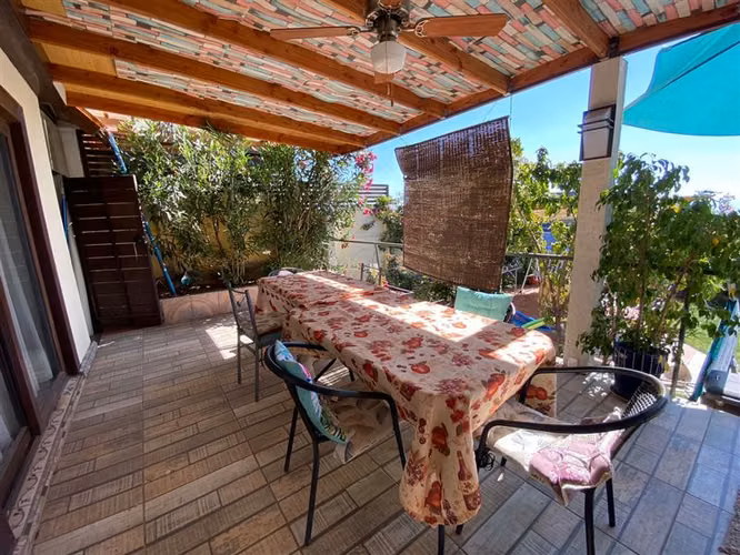 Casa en venta de 4 dorm./Piscina/Quincho en Condominio