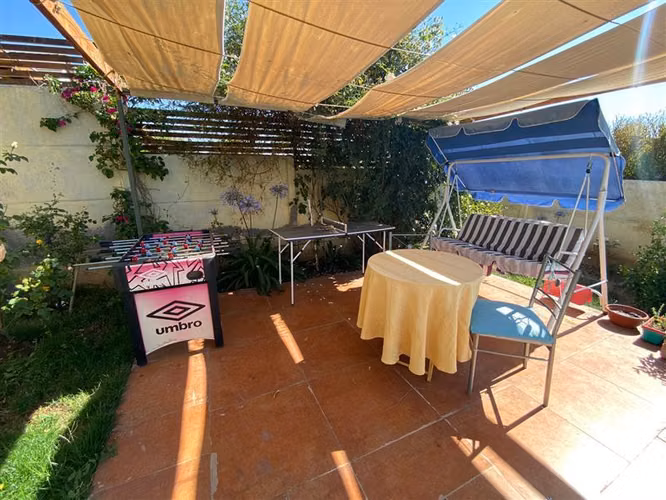 Casa en venta de 4 dorm./Piscina/Quincho en Condominio