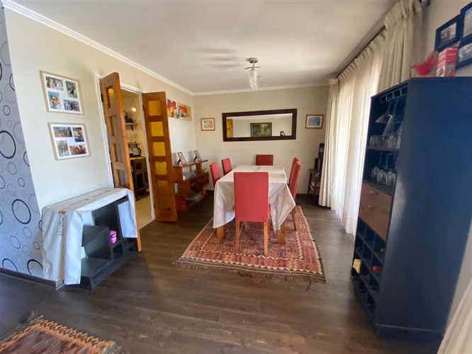 Casa en venta de 4 dorm./Piscina/Quincho en Condominio