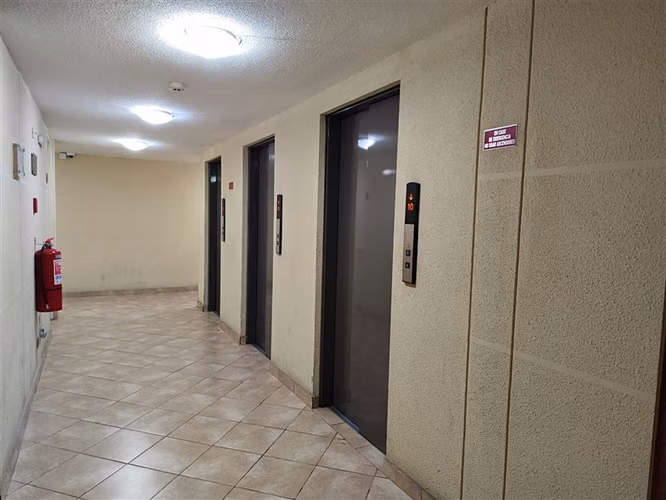 Vendo Departamento 3 Dormitorios/Metro Moneda/Lord Cochrane