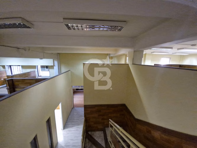 Oficina 572 m2 Dúplex Santiago Bajó UF 632