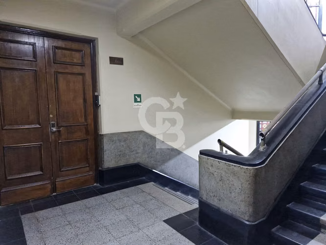 Oficina 572 m2 Dúplex Santiago Bajó UF 632