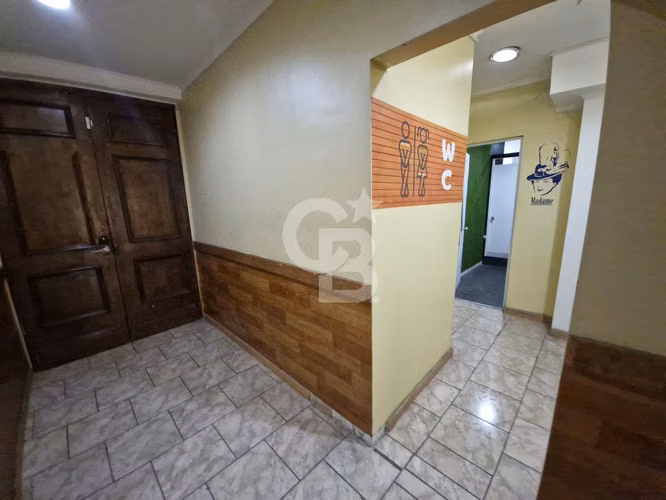 Oficina 572 m2 Dúplex Santiago Bajó UF 632