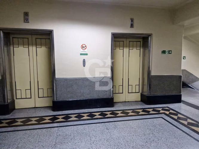 Oficina 572 m2 Dúplex Santiago Bajó UF 632