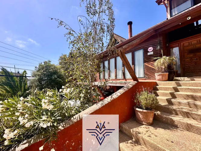 Casa en venta en Reñaca 5D/4B/4EST/1BOD