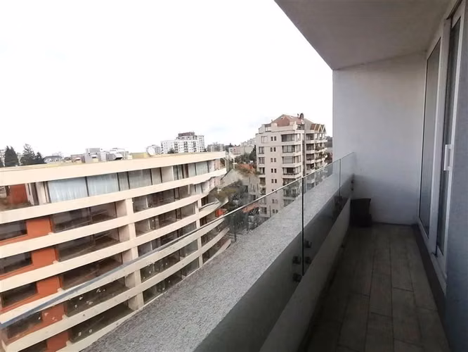 Depto. edificio Maringa semi nuevo, sector Avenida Alemania