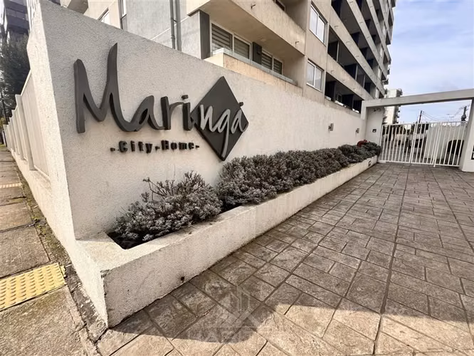 Depto. edificio Maringa semi nuevo, sector Avenida Alemania