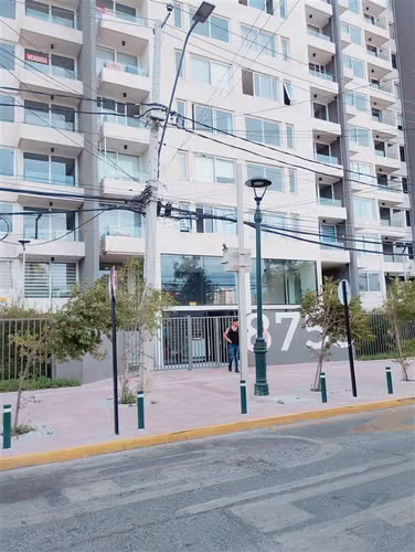 Casi nuevo UF 1900 1 Dorm. En Metro La Cisterna, Terraza