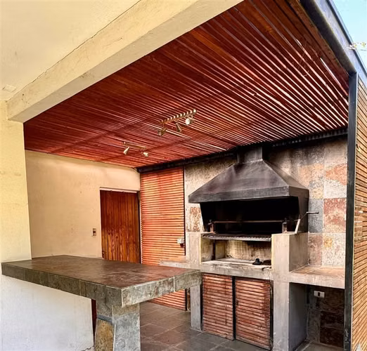 Casa en venta de 4 dorm. en Colina