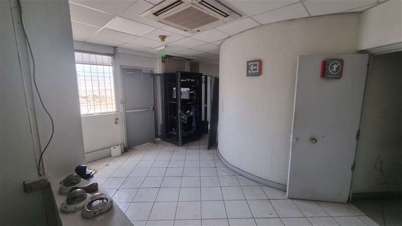 Exelente propiedad Comercial, Esquina. - Imagen 4