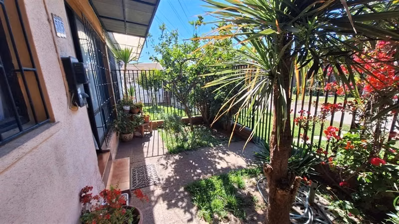 Casa en venta de 4 dorm. en Maipú