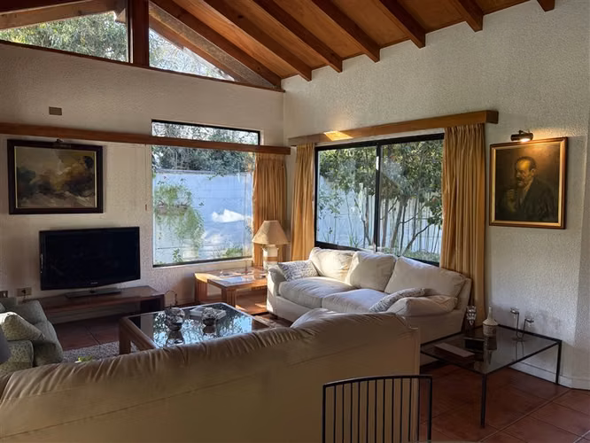 Casa en venta de 4 dorm. en La Reina