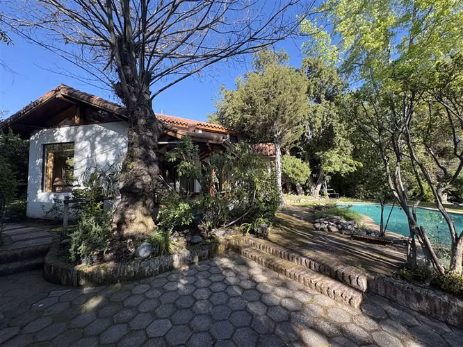 Casa en venta de 4 dorm. en La Reina