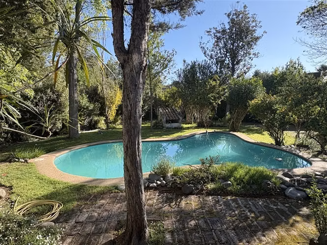 Casa en venta de 4 dorm. en La Reina