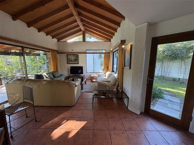 Casa en venta de 4 dorm. en La Reina