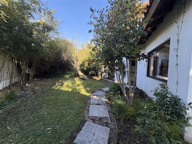 Casa en venta de 4 dorm. en La Reina