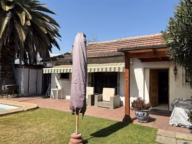 Casa en venta de 5 dorm. en La Reina
