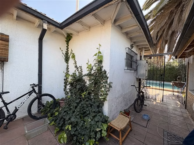 Casa en venta de 5 dorm. en La Reina
