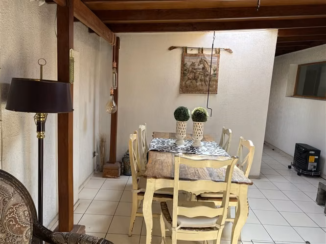 Casa en venta de 5 dorm. en La Reina