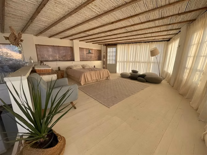 Condominio Costa dorada a orillas del mar