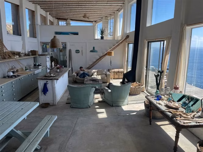 Condominio Costa dorada a orillas del mar