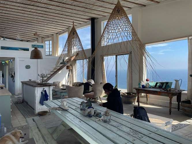 Condominio Costa dorada a orillas del mar