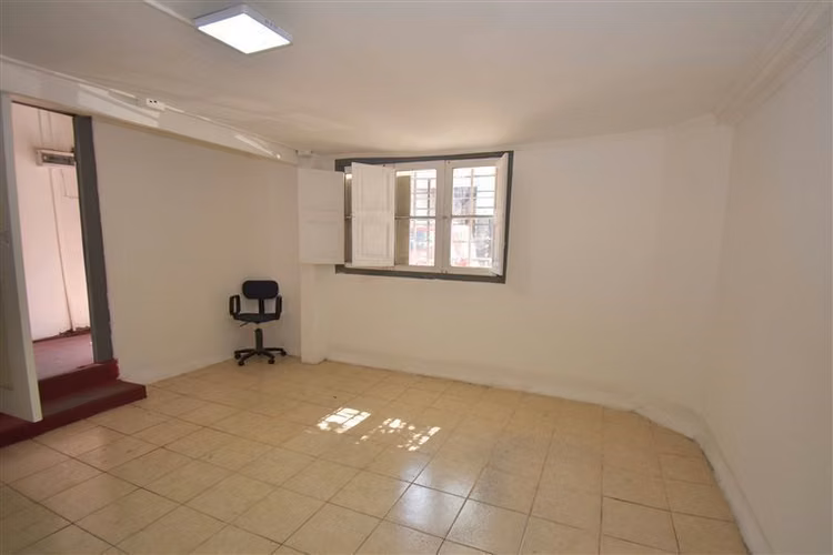 Casa en venta de 6 dorm. en Santiago