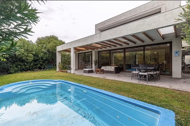 Casa en venta de 4 dorm. en Colina