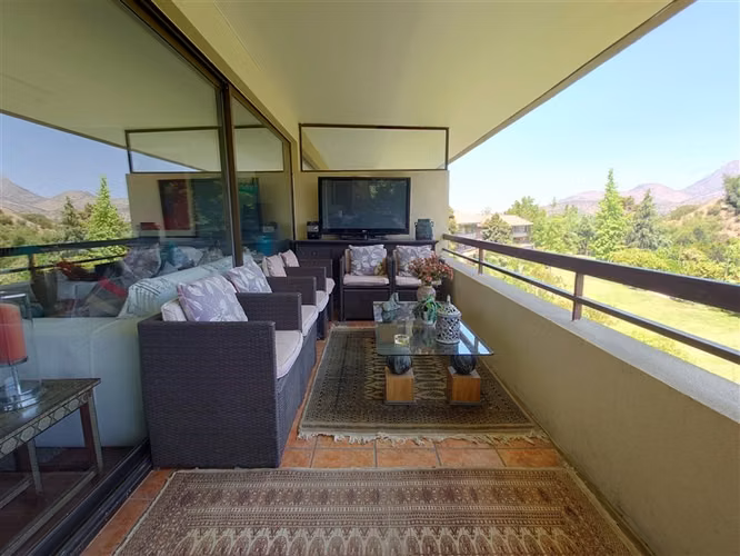 Espectacular Departamento en venta de 5 dorm El Huinganal