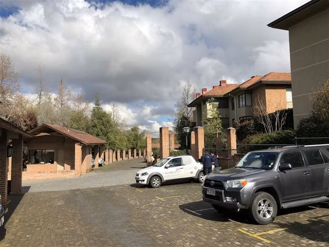 Espectacular Departamento en venta de 5 dorm El Huinganal