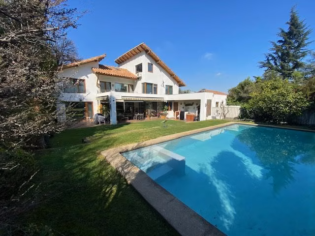 Casa en venta de 5 dorm. en La Reina