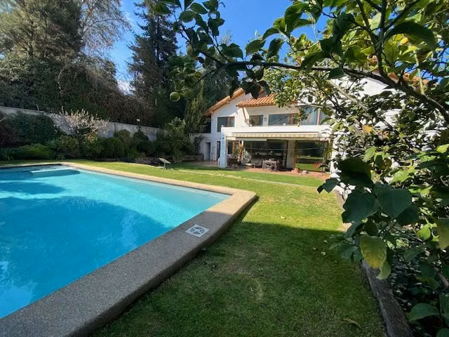 Casa en venta de 5 dorm. en La Reina