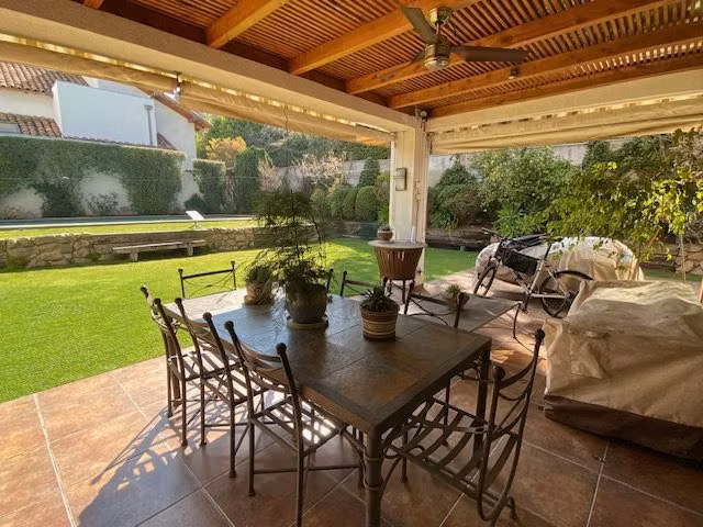 Casa en venta de 5 dorm. en La Reina