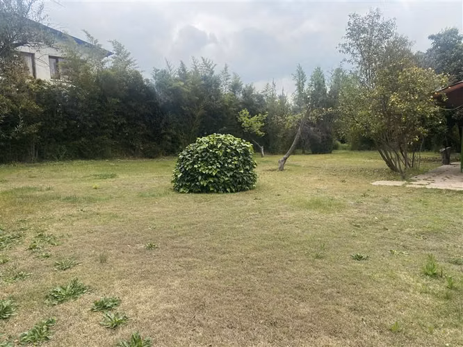 Sitio en venta en La Reina
