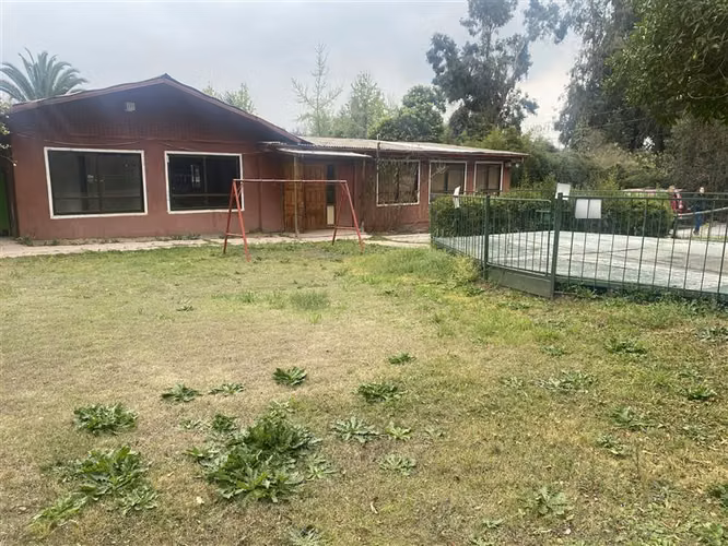 Sitio en venta en La Reina