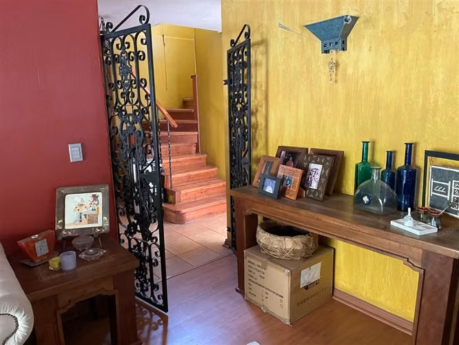 Casa en venta de 4 dorm. en Peñalolén
