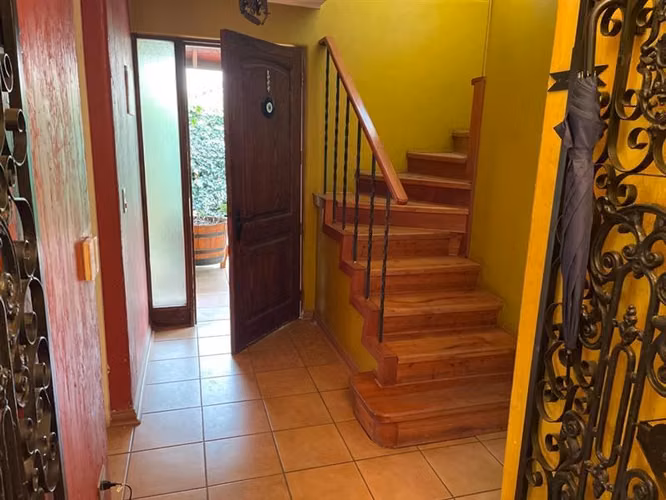 Casa en venta de 4 dorm. en Peñalolén