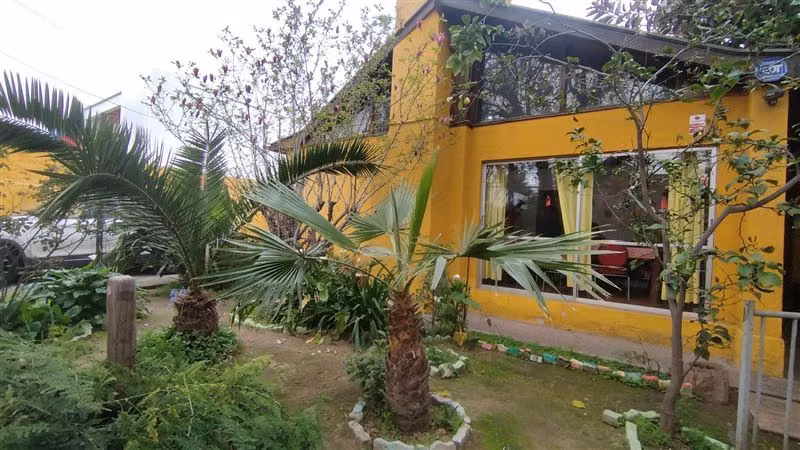 Casa en venta de 9 dorm. en La Reina