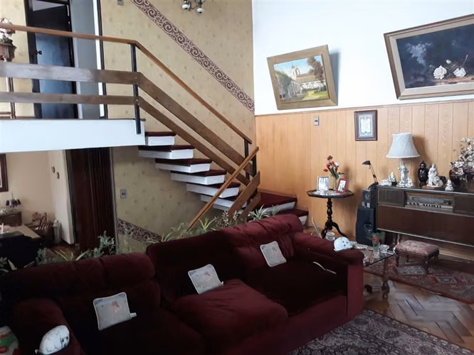 Casa en venta de 4 dorm. en Las Condes