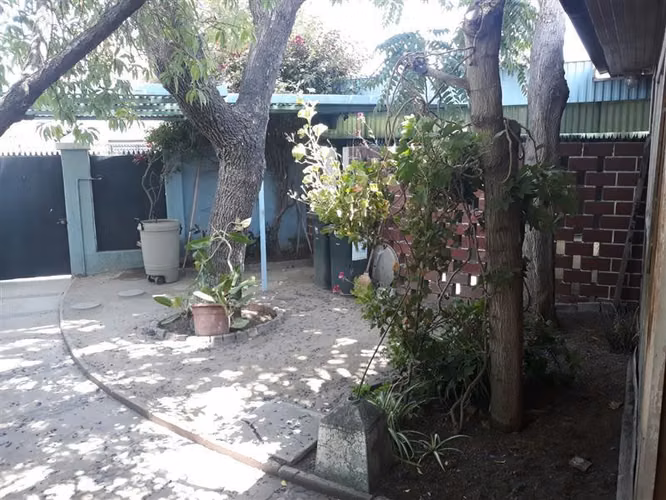 Sitio en venta en La Reina