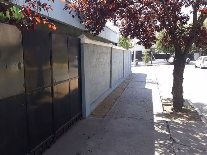 Sitio en venta en La Reina