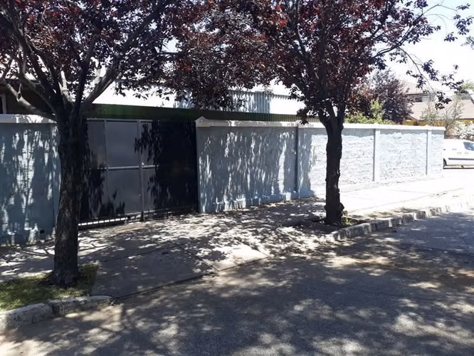 Sitio en venta en La Reina