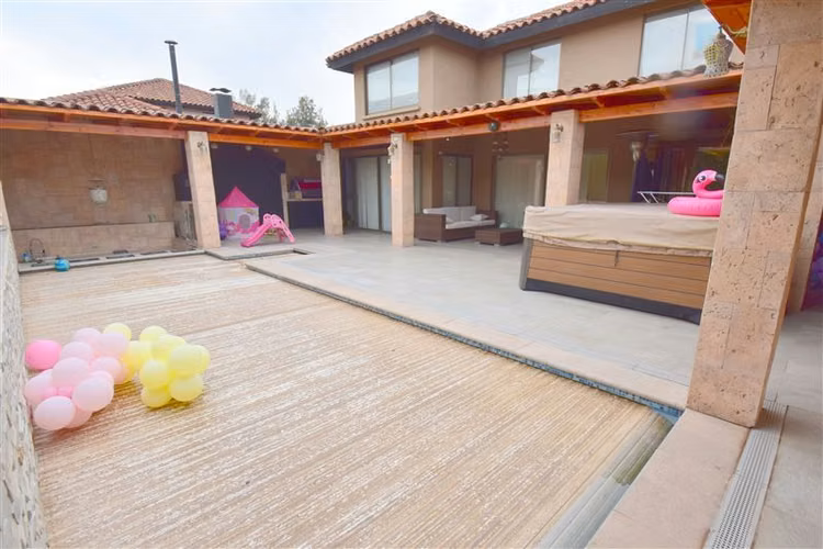 Casa en venta de 6 dorm. en Padre Hurtado